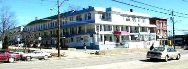 The Heritage Inn, formerly the Monticello Inn, on the site of the Mansion House, corner of Broadway and Jones Street. Photo by John Barbarite.