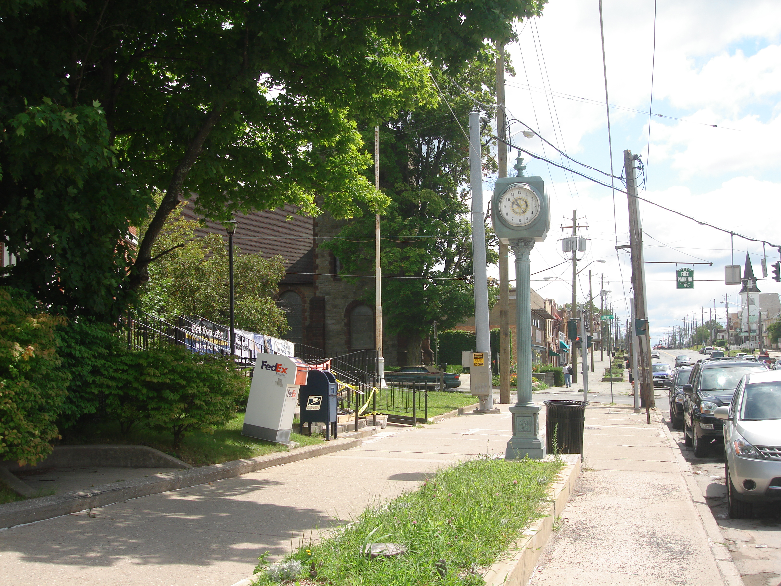 BroadwayN486c.jpg