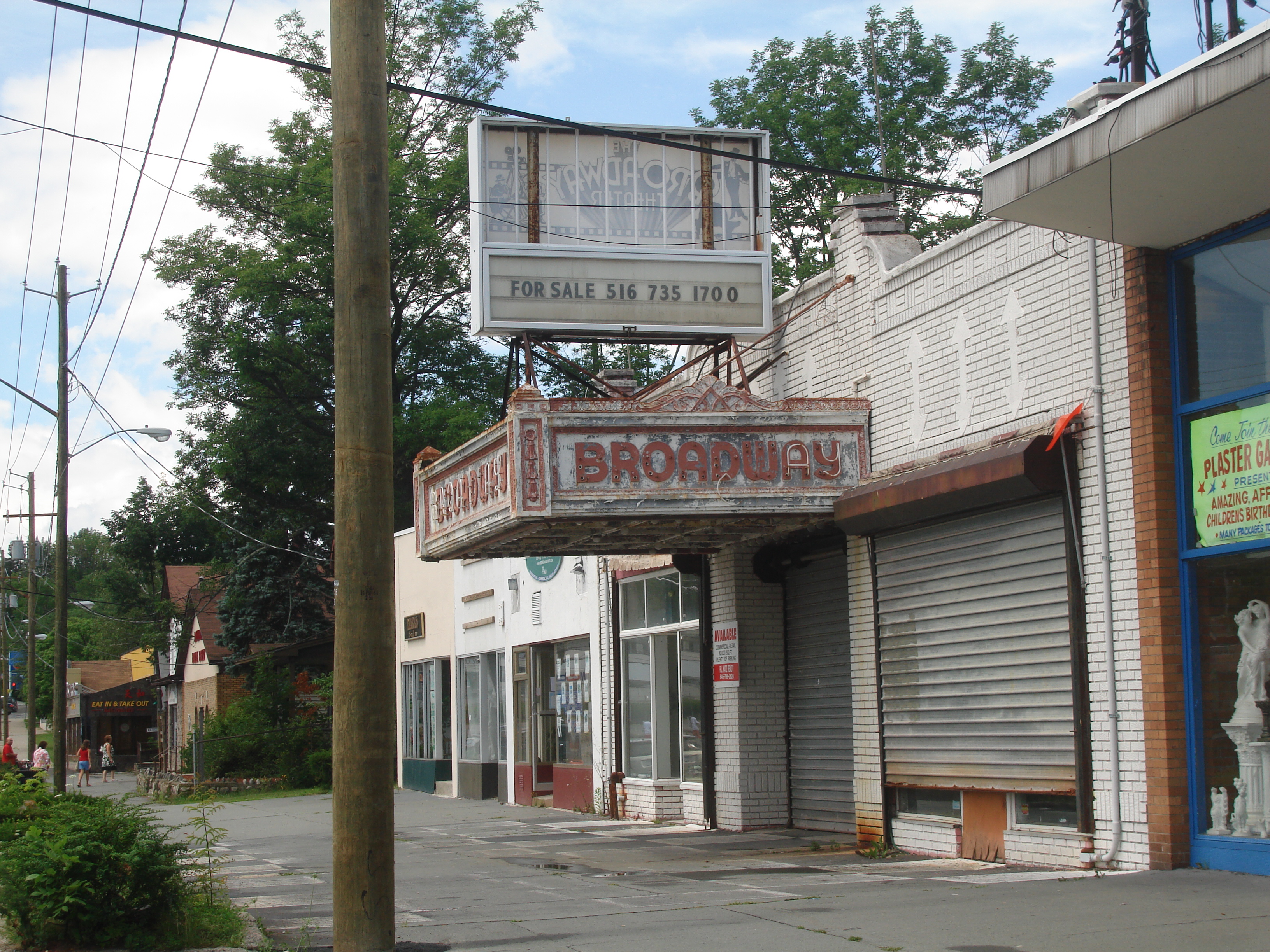 BroadwayN490c.jpg