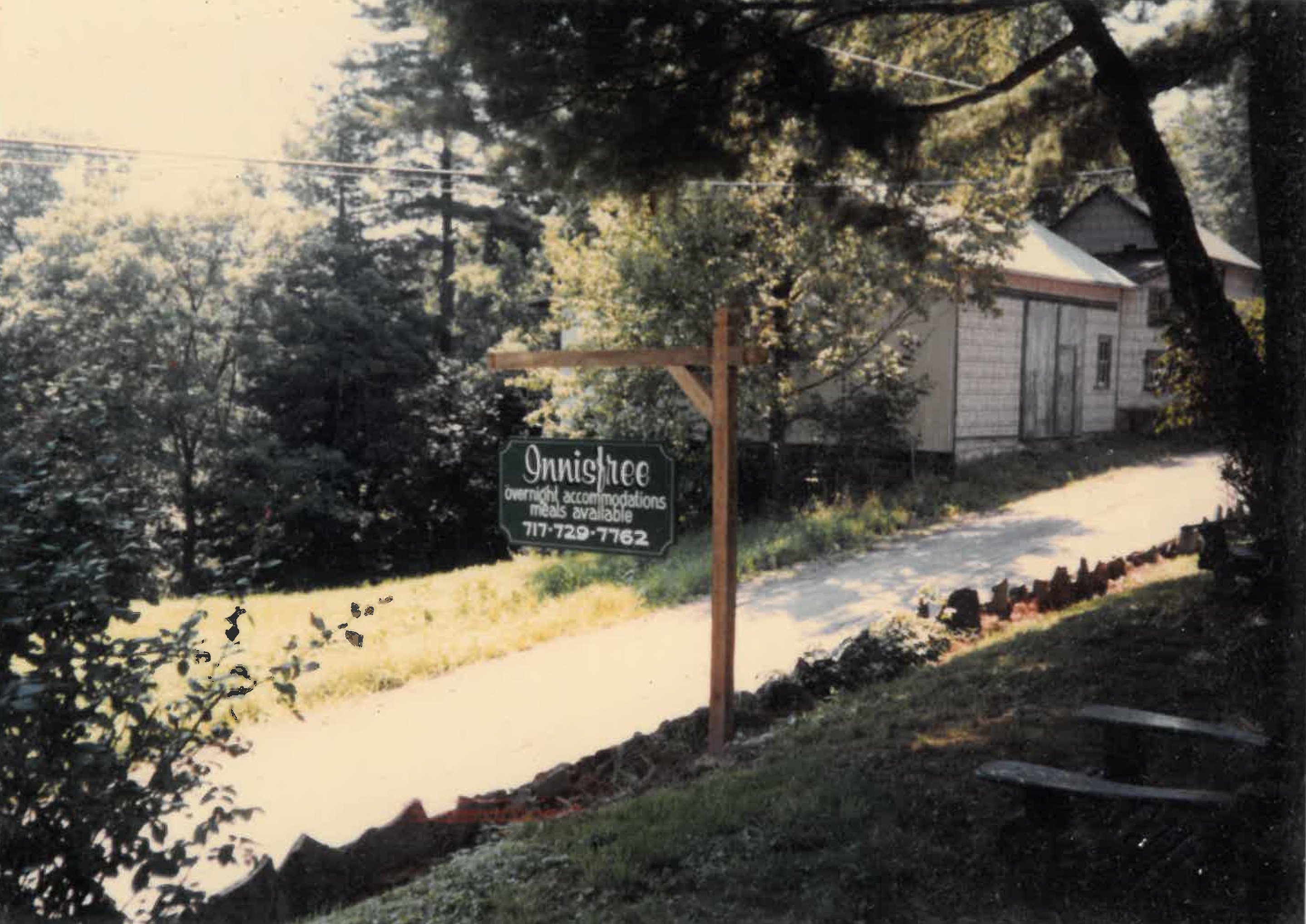 Innisfree sign on River Road